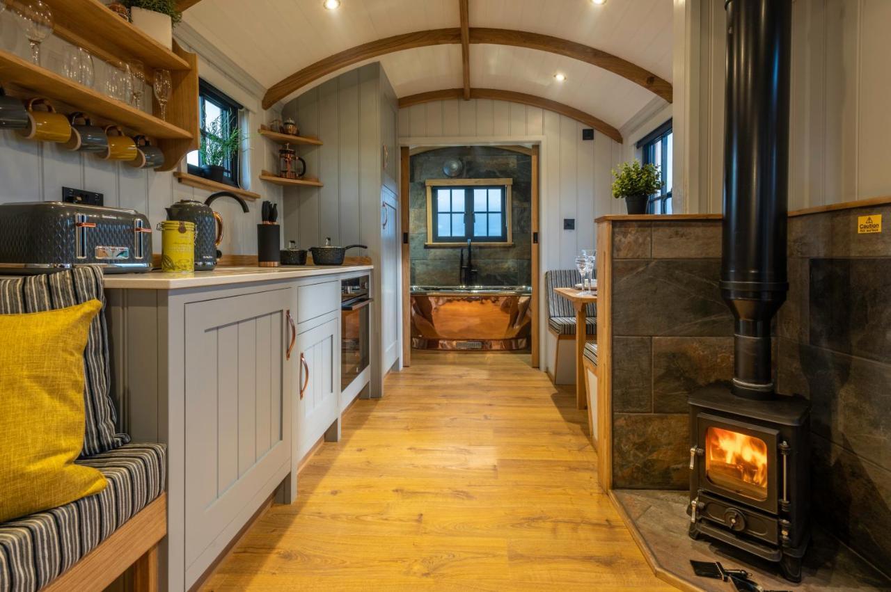 Monkwood Shepherds Hut - Ockeridge Rural Retreats Worcester Eksteriør bilde