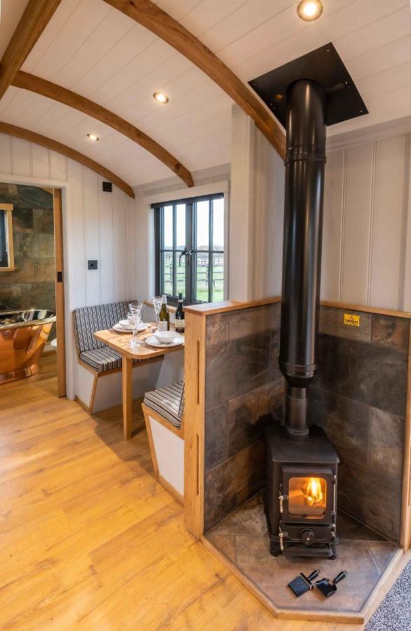 Monkwood Shepherds Hut - Ockeridge Rural Retreats Worcester Eksteriør bilde