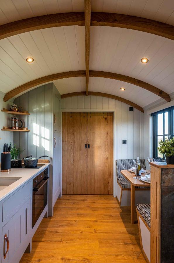 Monkwood Shepherds Hut - Ockeridge Rural Retreats Worcester Eksteriør bilde